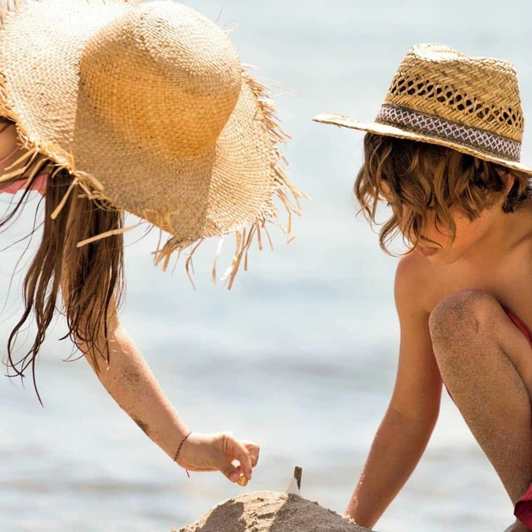 Moments en famille sur la plage de l'hôtel San Lucianu à Moriani plage 