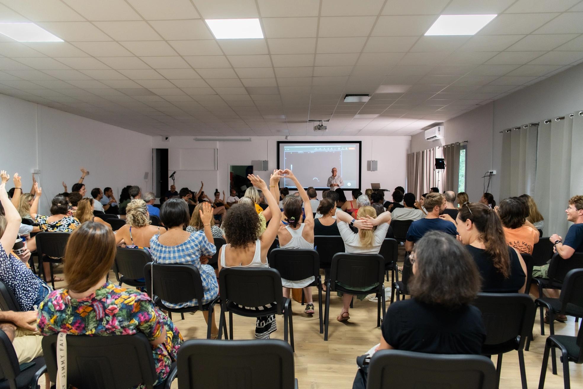Séminaire professionnel organisé à l'hôtel 3 étoiles San Lucianu à Moriani plage 