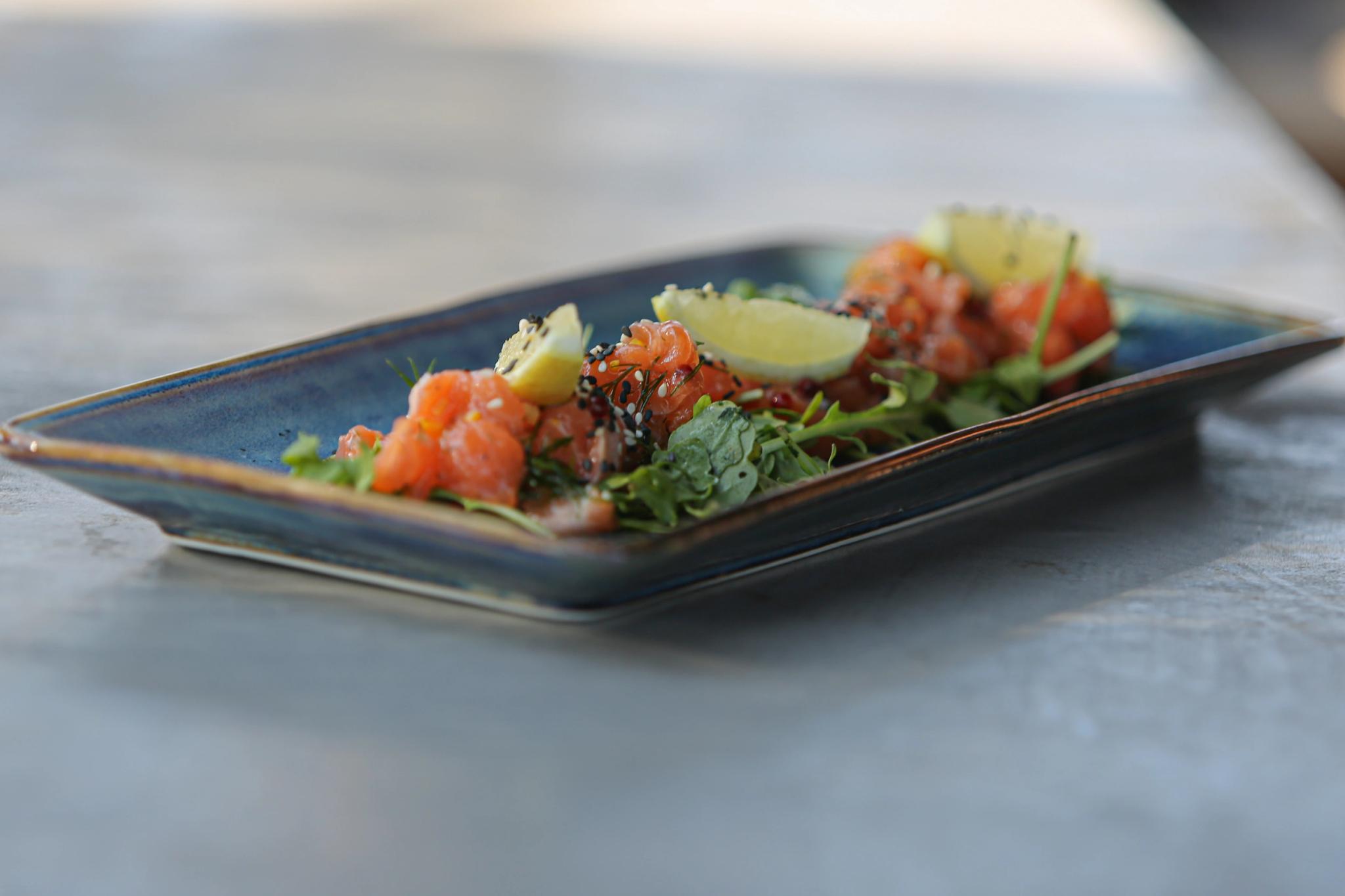 Entrée préparée avec des produits locaux au restaurant de l'hôtel San Lucianu