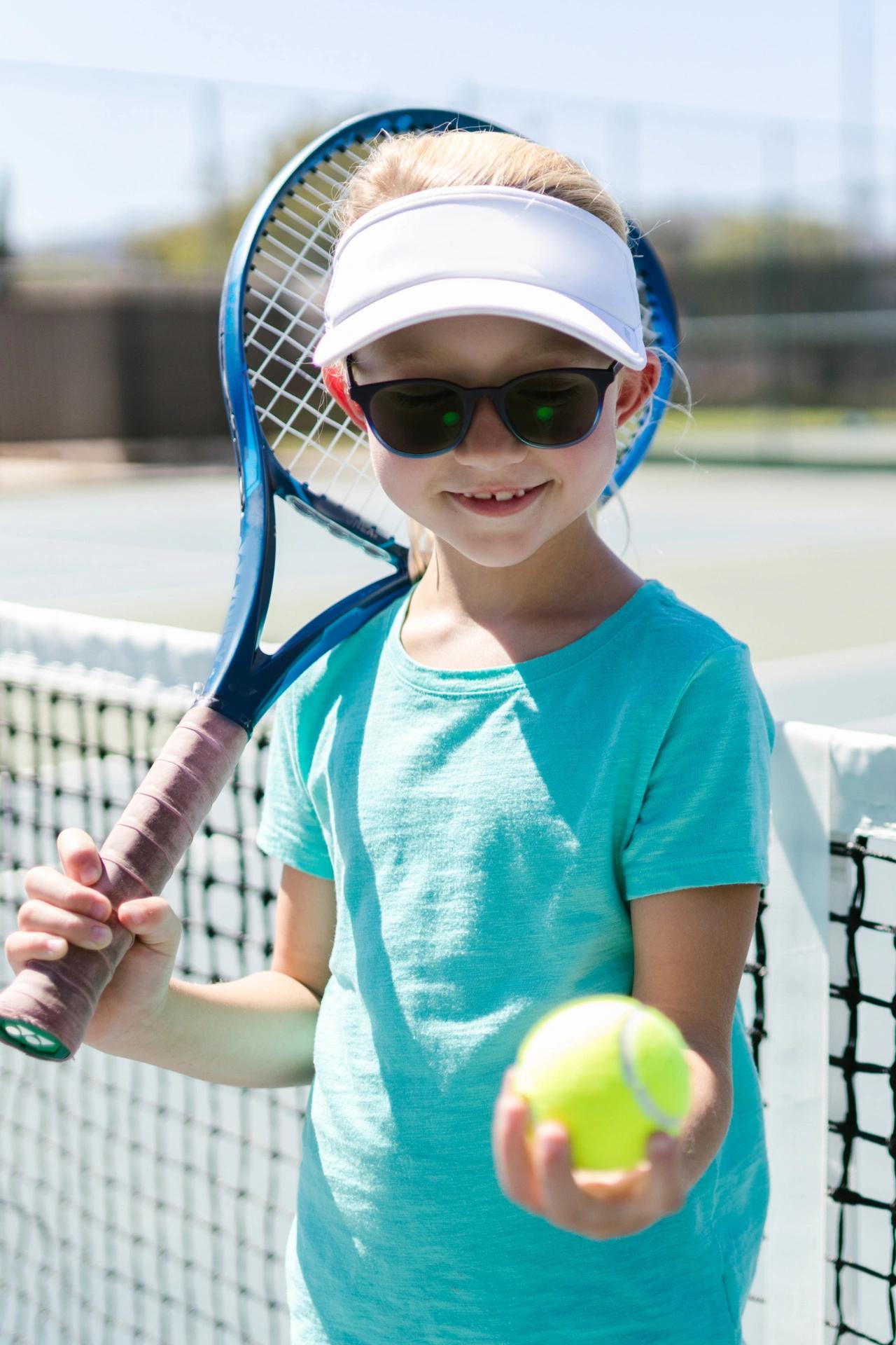 Jeux de plein air et tennis pour enfants à l'hôtel 3 étoiles San Lucianu en Haute-Corse