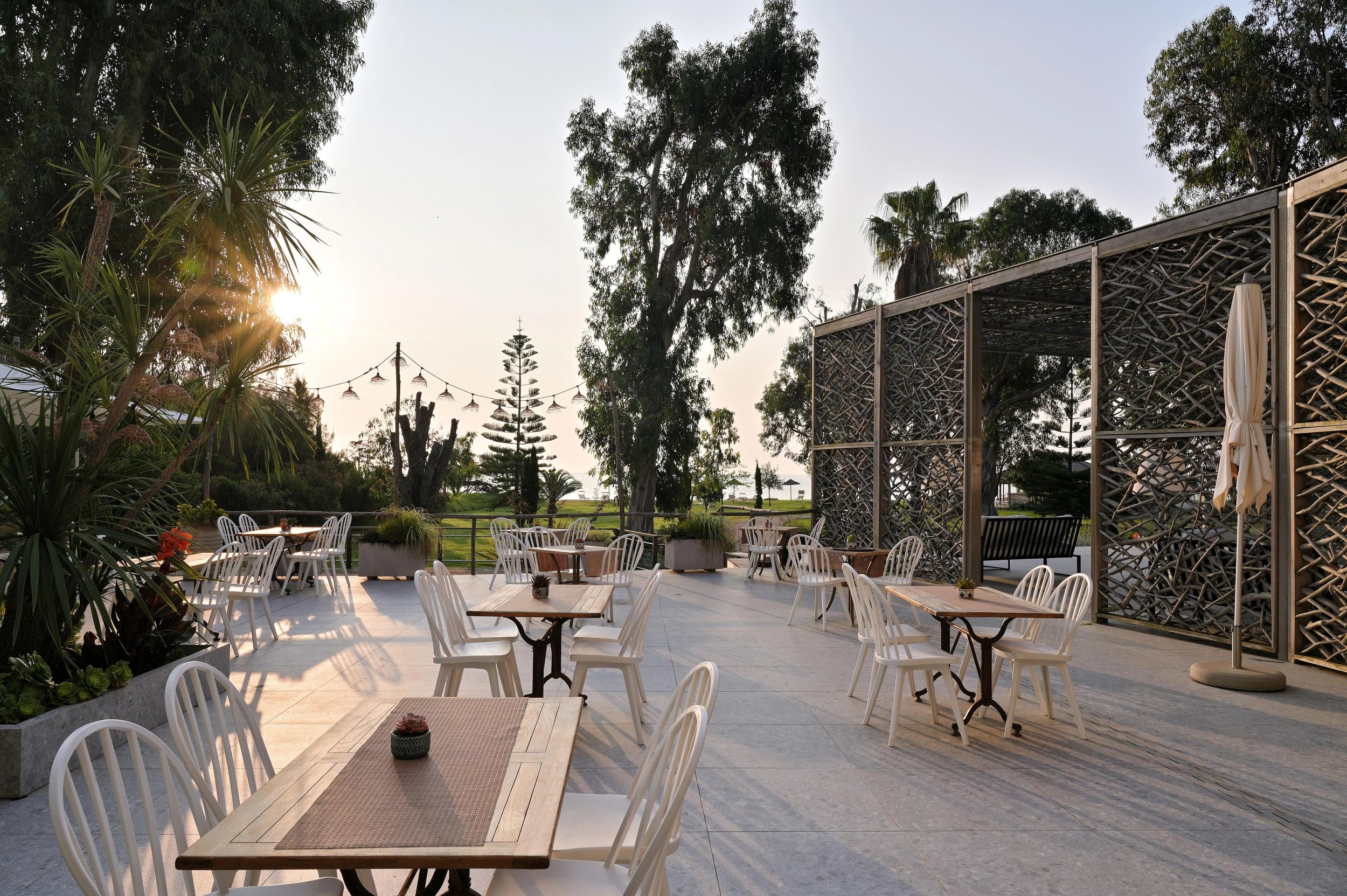 Terrasse du restaurant A Muredda à l'hôtel San Lucianu à Moriani plage 